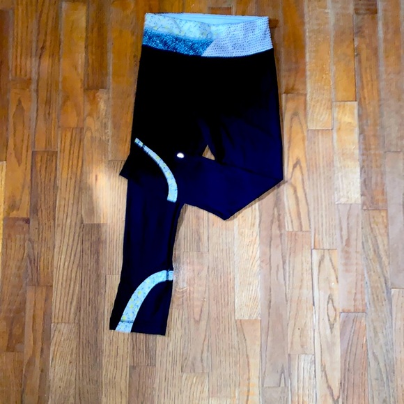 Lululemon Run:Inspire Crop II/Black/W Quilt/Fresh Fleur Neutral Blush Split Pea - Picture 3 of 11